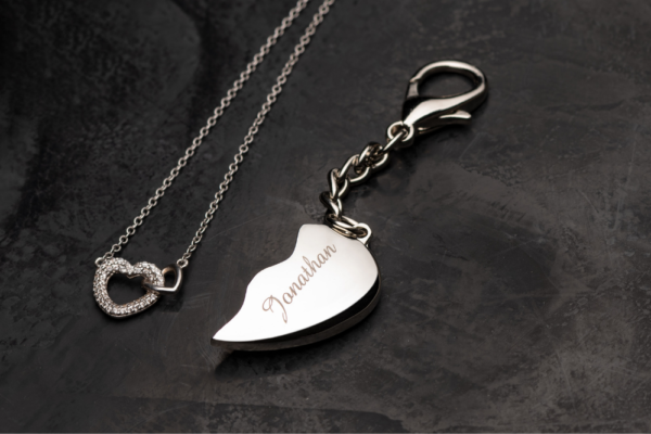 personalized engraved jewelry